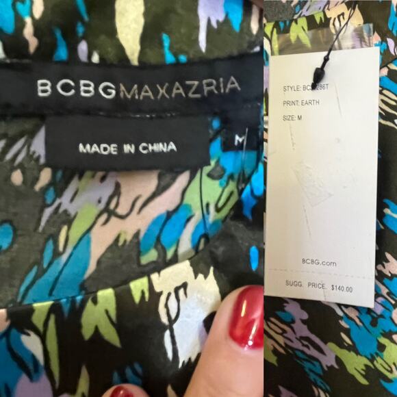 BCBGMAXAZRIA Satin Top Crew Neck Abstract Green Brown Short Sleeves Medium NWT - Picture 4 of 9